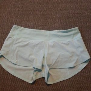 Lululemon 8 reg shorts